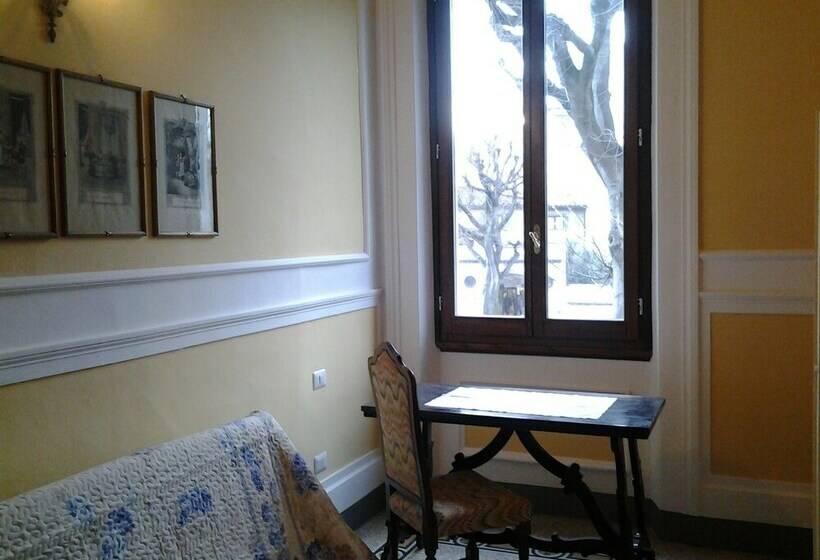 آپارتمان 1 خوابه با بالکن, Little Garden Donatello