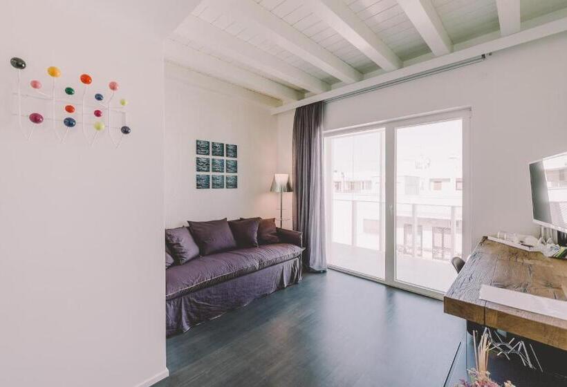 סוויטה עם מרפסת, Suite 10 Home Design & Spa