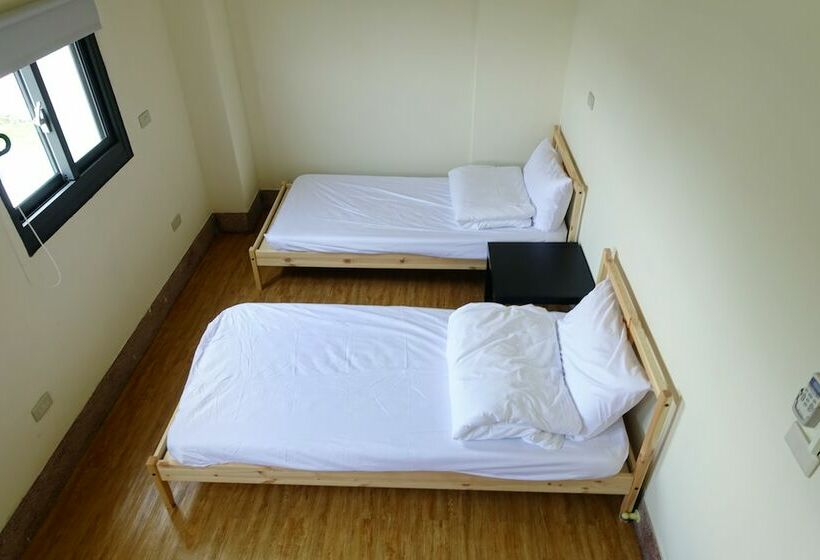 اتاق استاندارد با سرویس بهداشتی مشترک, Chiayi Petite Hostel