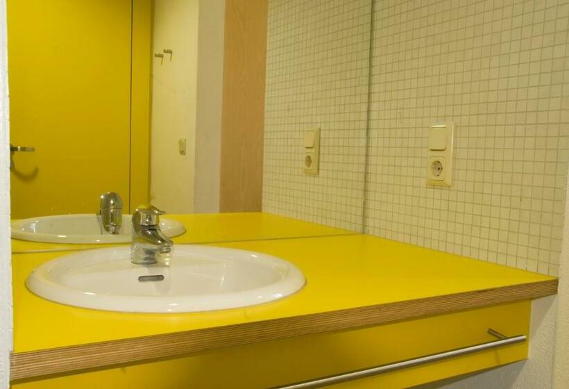 Łóżko we Wspólnym Pokoju, Youth Hostel Echternach