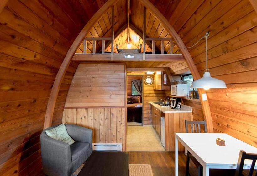 Hytte, Backeddy Resort And Marina