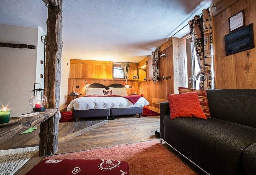 סוויטת ג'וניור עם מסג'ר מים, Locanda4