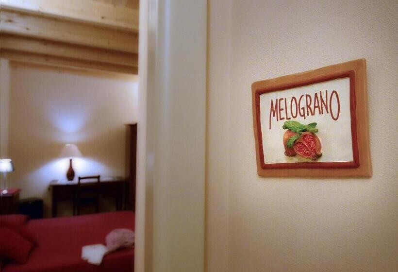 חדר סטנדרט לשלושה, Tenuta Monaci La Murra