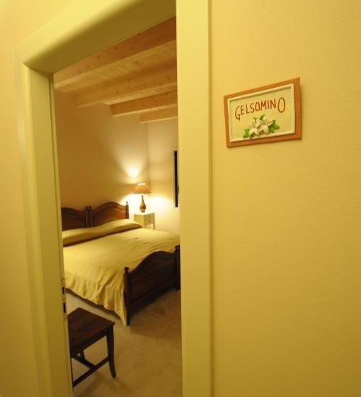 غرفة أساسية, Tenuta Monaci La Murra