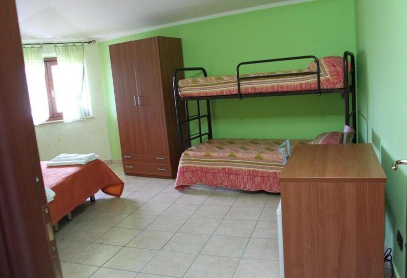 Четырехместный Номер Стандарт, Yellow House