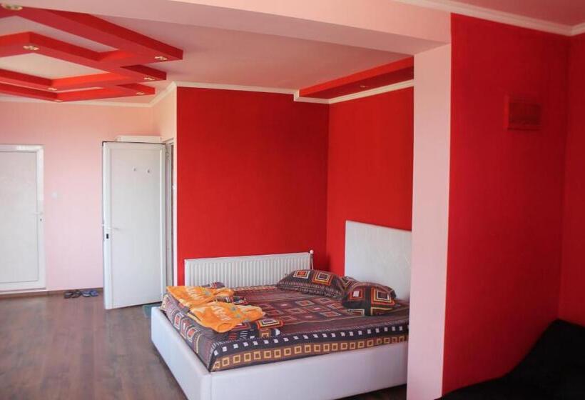 سوئیت 2 خوابه, Family Hotel Ludo