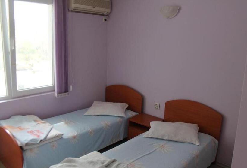 اتاق اکونومی, Family Hotel Ludo