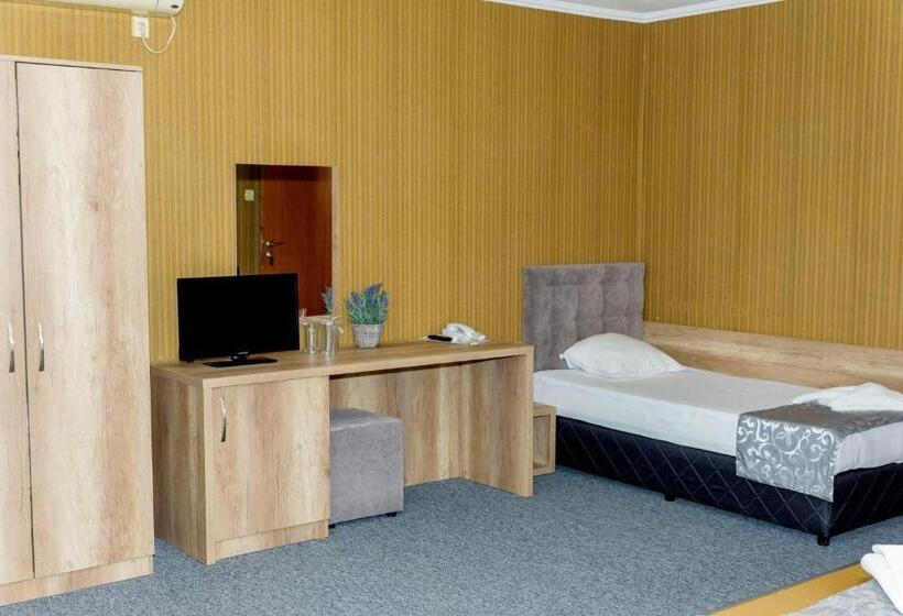 标准三人间, Family Hotel Prestige