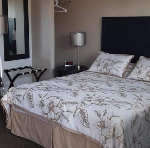 标准间, Fundy Line Motel