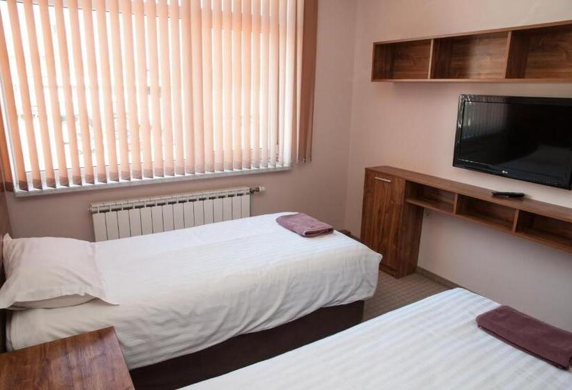 اتاق استاندارد, Hostel Izida 2