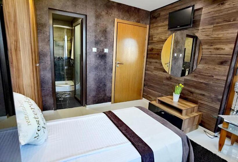 חדר סטנדרט יחיד, Acktion