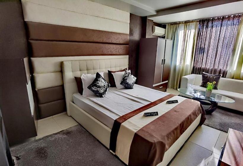 スタンダードルーム, Acktion