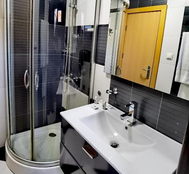 デラックススタジオ, Acktion