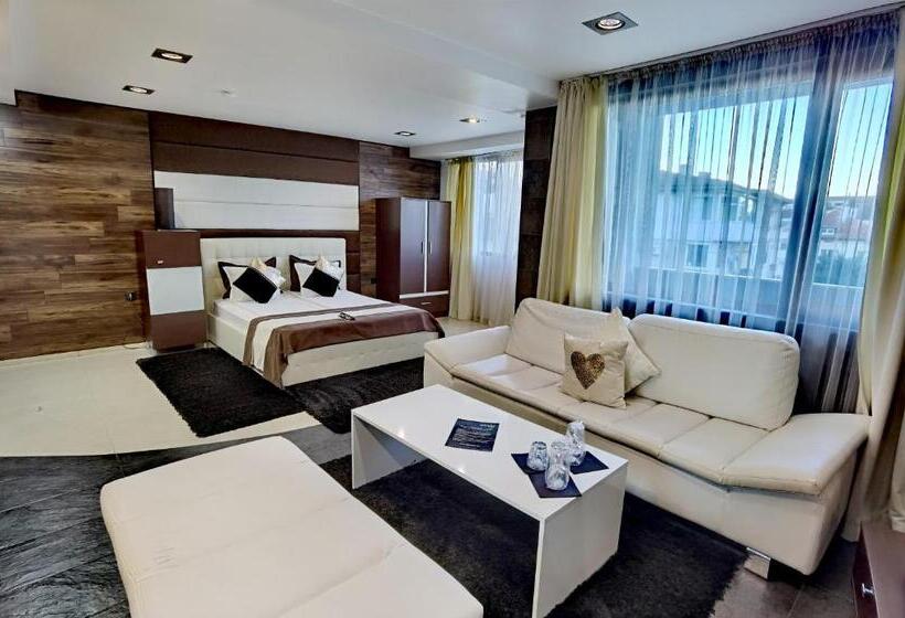 デラックススタジオ, Acktion