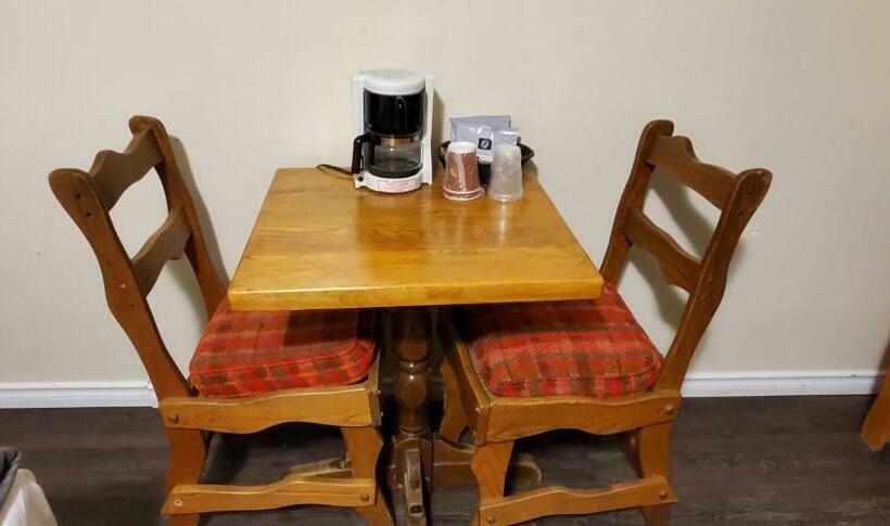 غرفة إقتصادية, Agassiz Park Lodge