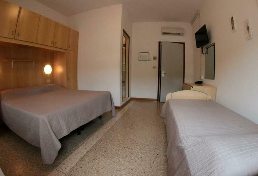 スタンダードルーム, Albergo Rosa