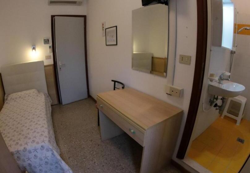 スタンダードシングルルーム, Albergo Rosa