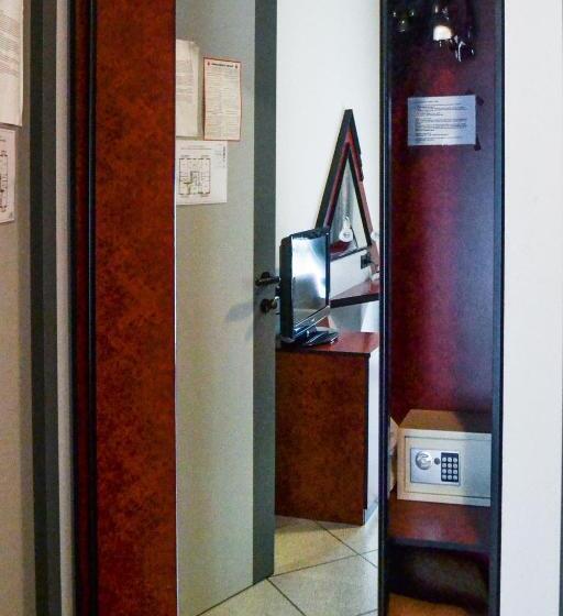 اتاق استاندارد سه نفره, Aquamarina