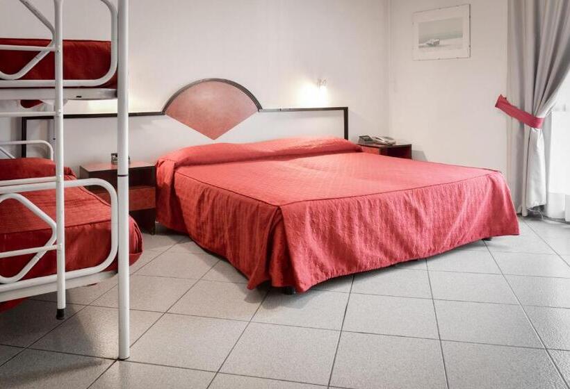 اتاق استاندارد چهار تخته, Aquamarina