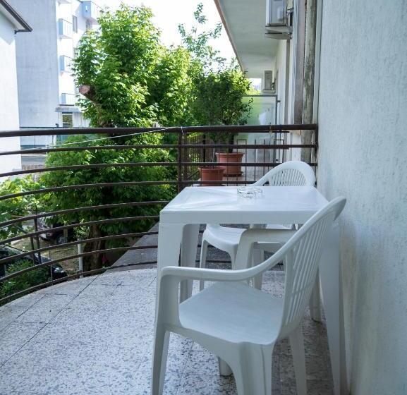 غرفة قياسية, Casa Mia