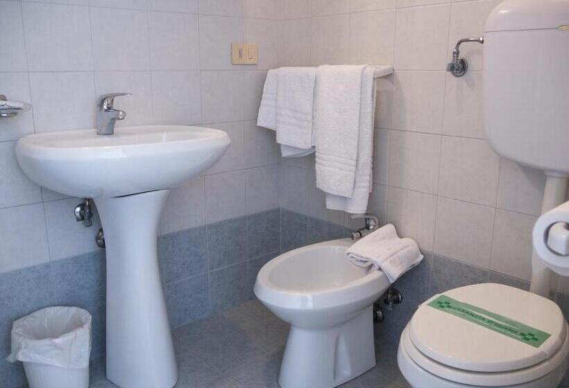 Habitación Triple Estándar, Casa Mia