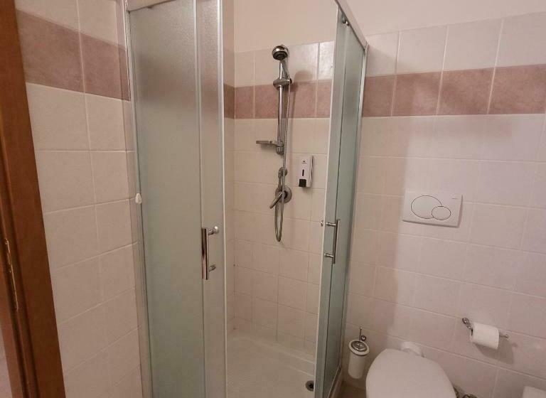 חדר סטנדרט, Domus Romulea