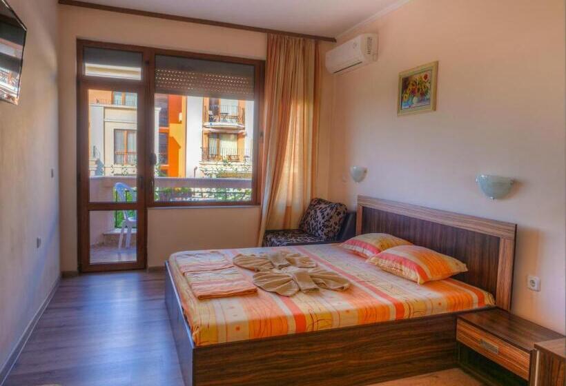 غرفة قياسية مزوَّدة بشُرفة, Fantasy Beach