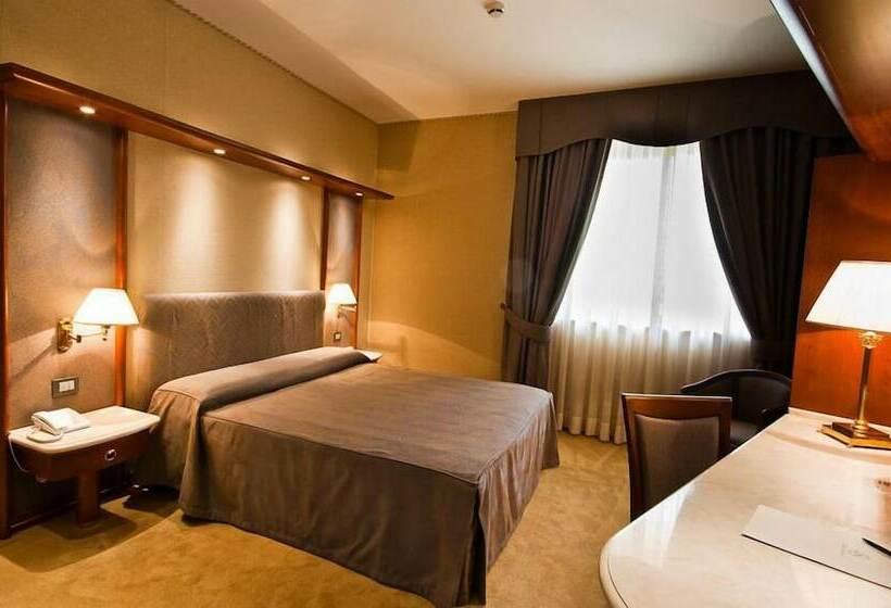 غرفة قياسية, L'isola Di Aurora