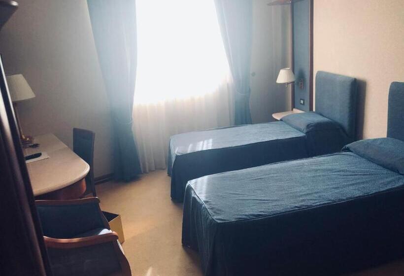 غرفة قياسية, L'isola Di Aurora