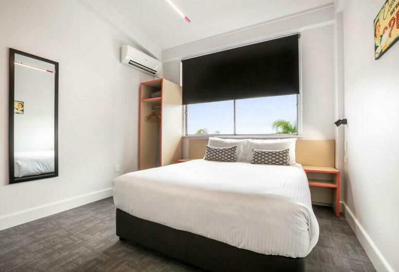 غرفة إقتصادية حمام مشترك, Nightcap At Camp Hill