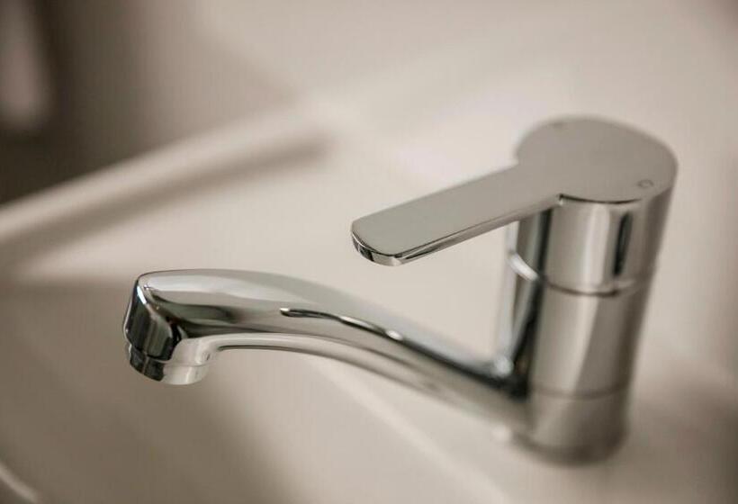 إستوديو قياسى, Nightcap At Camp Hill