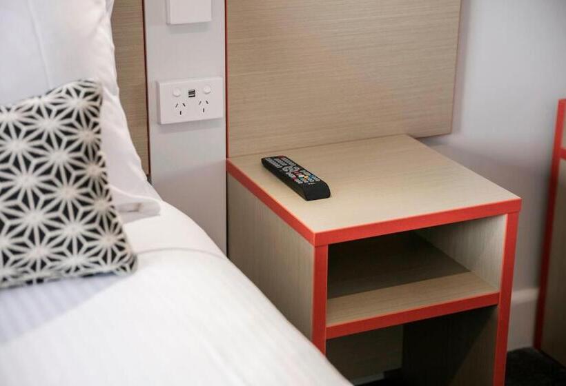 إستوديو قياسى, Nightcap At Camp Hill