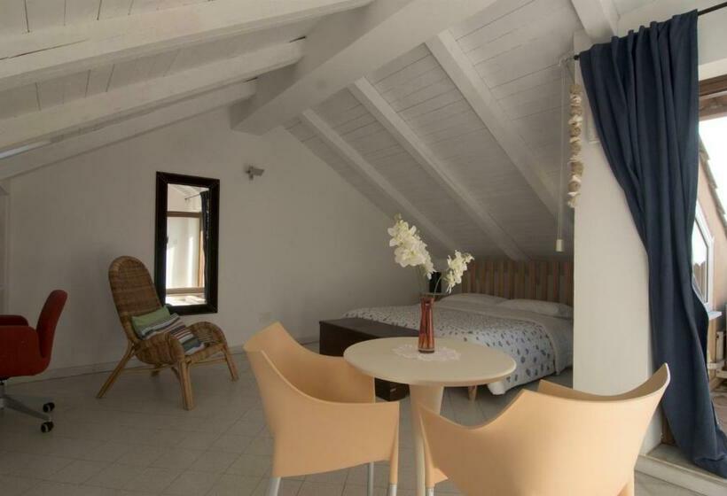 غرفة قياسية مطلّة علي البحر, Residenza D'epoca 1861