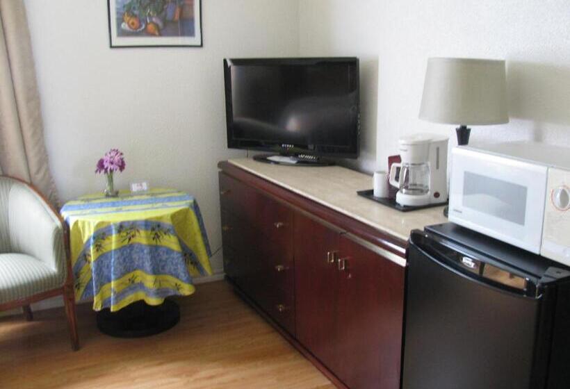 Standard Szoba, Motel De L'outlet
