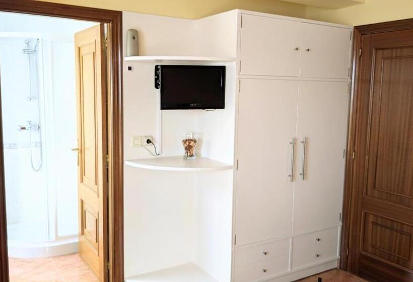 디럭스 룸, Pensión Club Del Mar