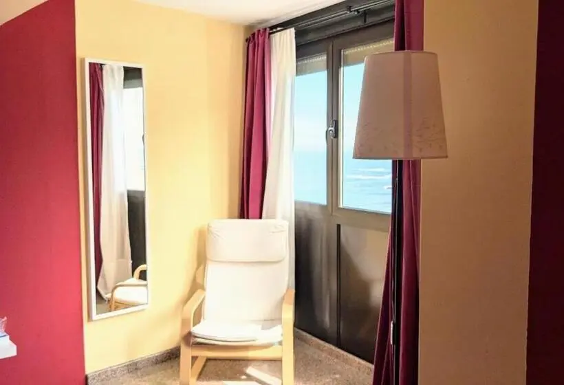 デラックスルーム, Pensión Club Del Mar