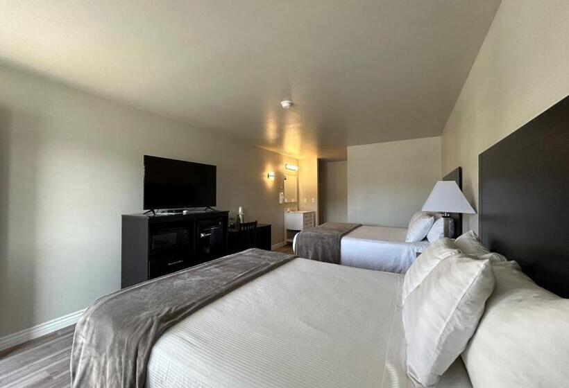 غرفة قياسية, Four Sevens Motel