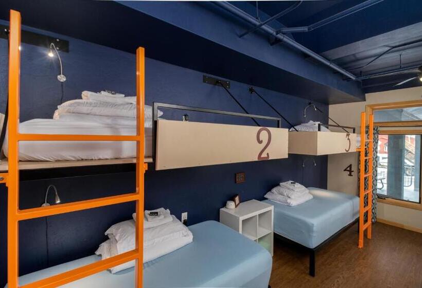 ルームシェアのワンベッド, The Bunkhouse