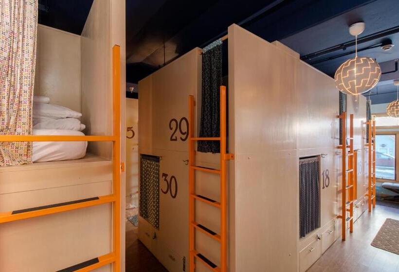 ルームシェアのワンベッド, The Bunkhouse