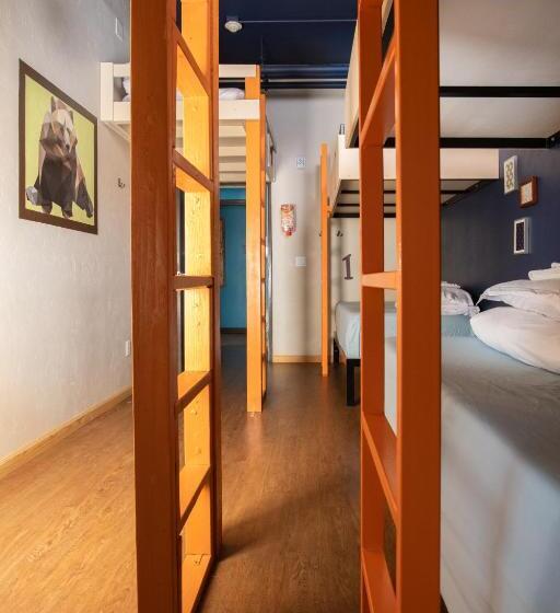 تختخواب در اتاق مشترک, The Bunkhouse