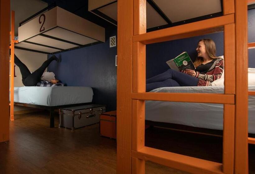 ルームシェアのワンベッド, The Bunkhouse