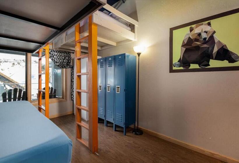 ルームシェアのワンベッド, The Bunkhouse