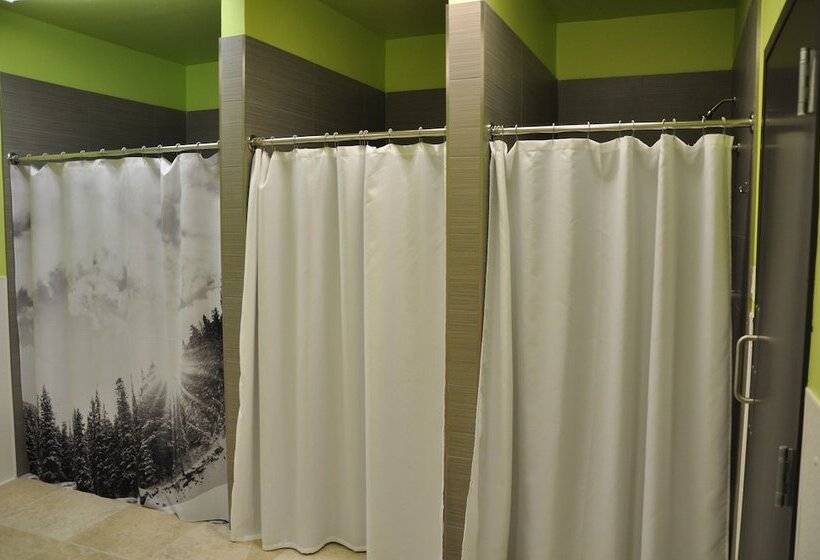 ルームシェアのワンベッド, The Bunkhouse