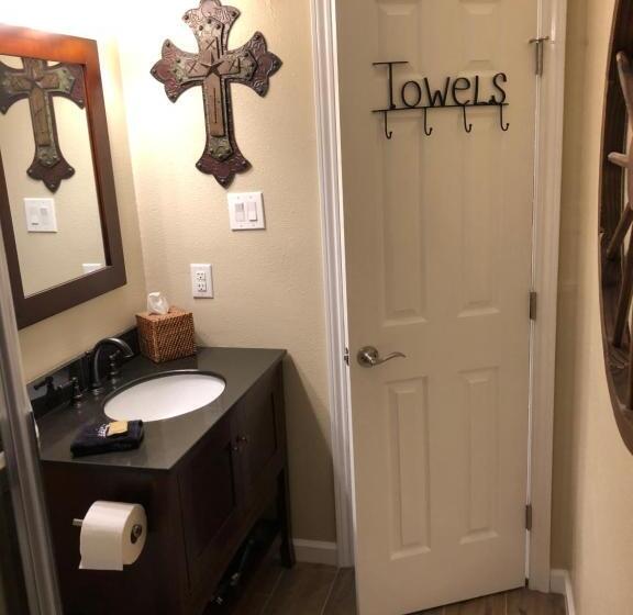 标准间, Maple Creek Bed&breakfast