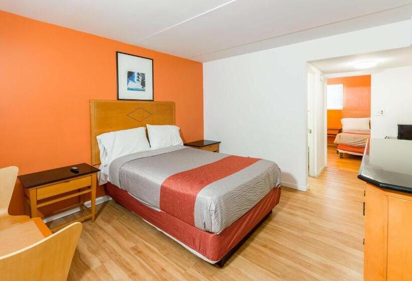 جناح, Flamingo Motel