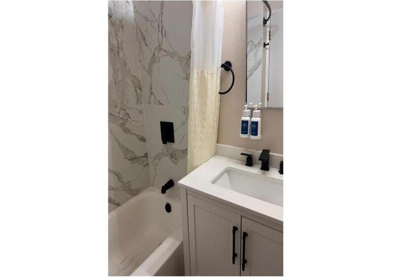 Номер Стандарт, Anchor Bay Inn Near Winchester Bay