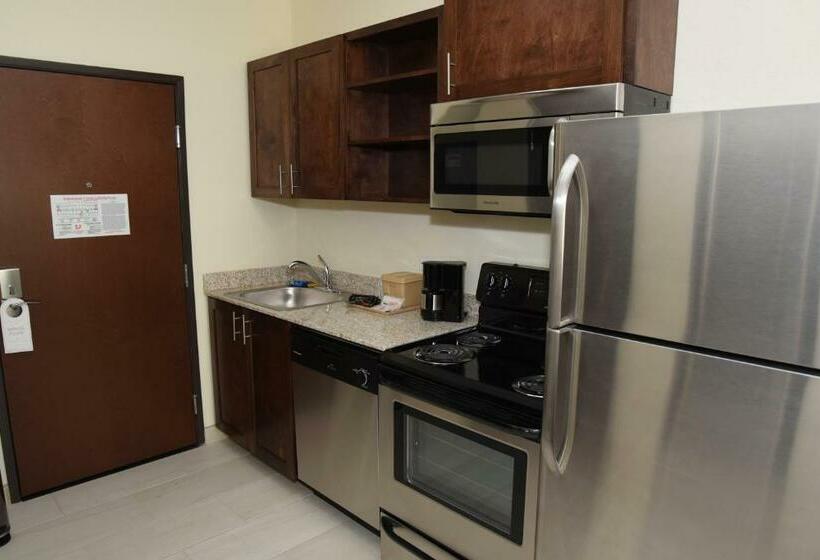 חדר דלוקס, Home Away Kitchen Suites Enid