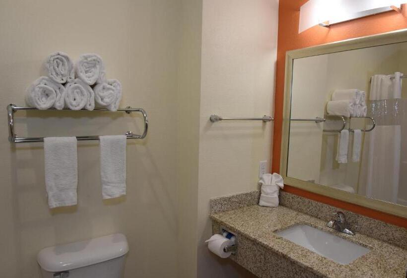 חדר דלוקס לשלושה, Home Away Kitchen Suites Enid