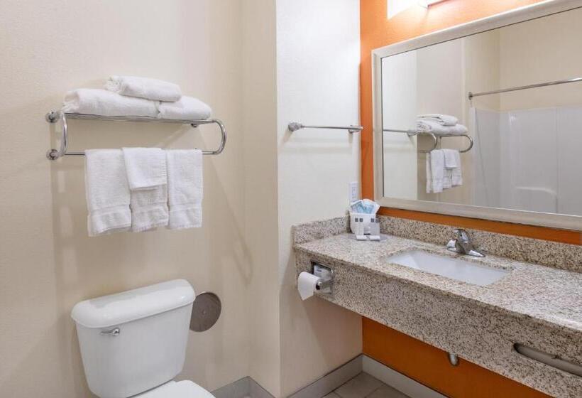 חדר סטנדרט עם מיטת קינג, Home Away Kitchen Suites Enid