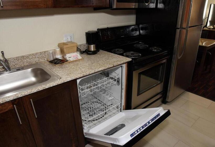 סוויטה, Home Away Kitchen Suites Enid